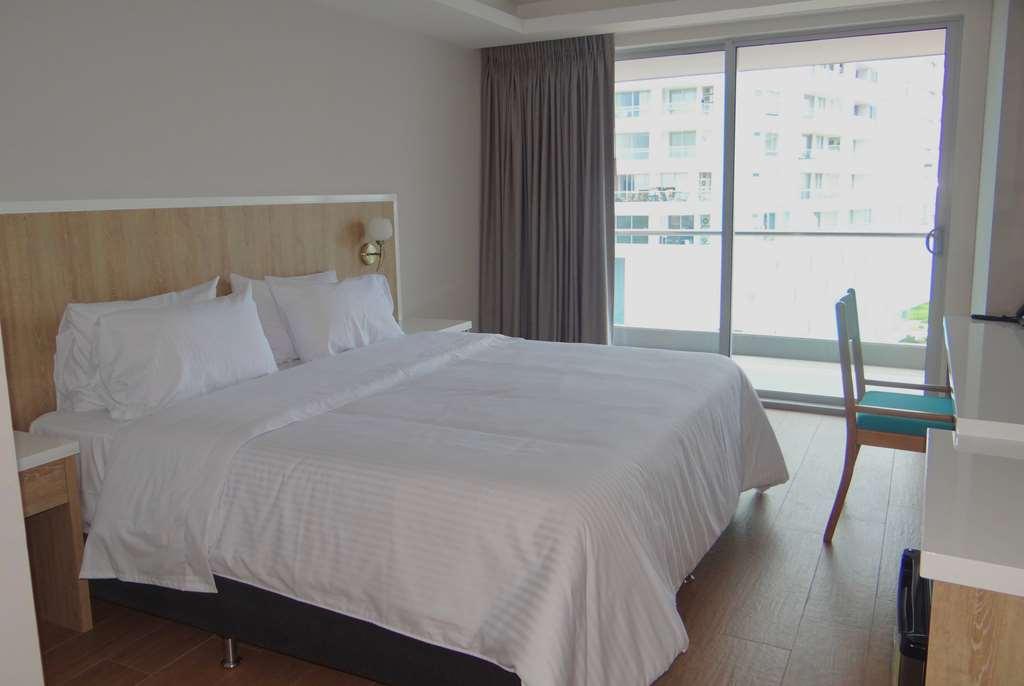 Wyndham Garden Cartagena Hotel Room photo